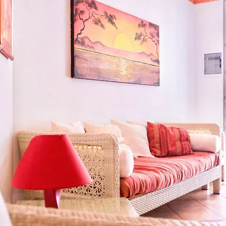 Maldive Del Salento- Your Sunny Oasis In Torre Pali