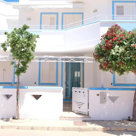 Maldive Del Salento- Your Sunny Oasis In Torre Pali