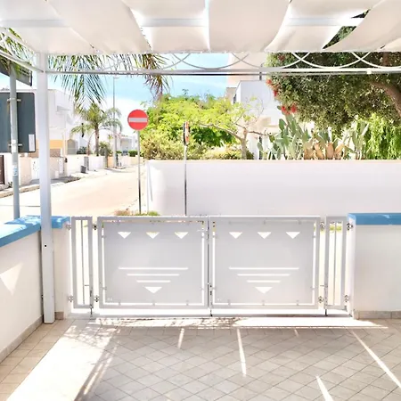 Maldive Del Salento- Your Sunny Oasis In Torre Pali